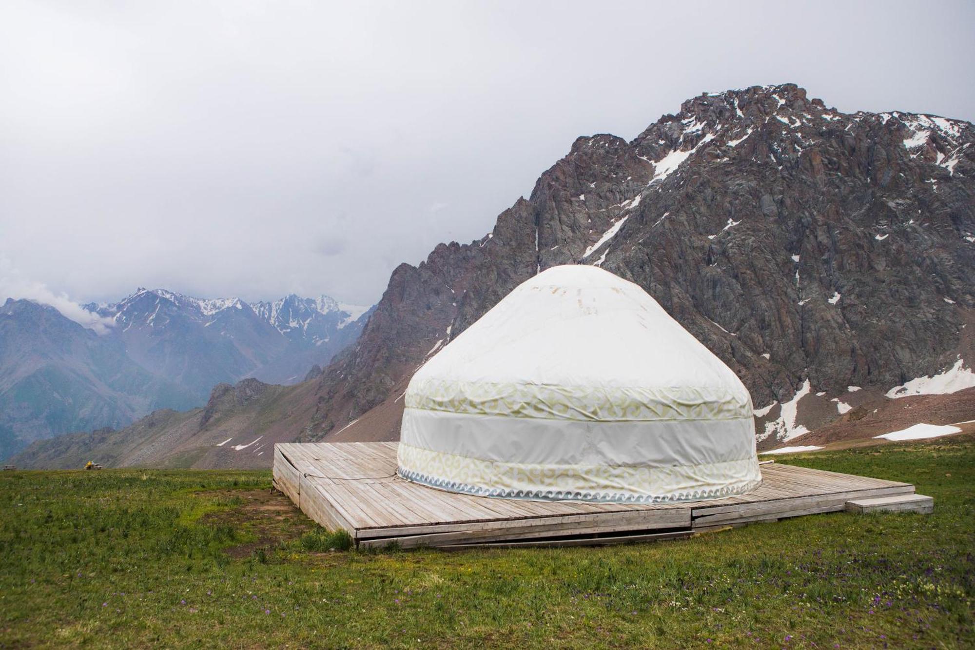 Yurta Base Camp, Shymbulak Mountain Resort Besqaynar Esterno foto