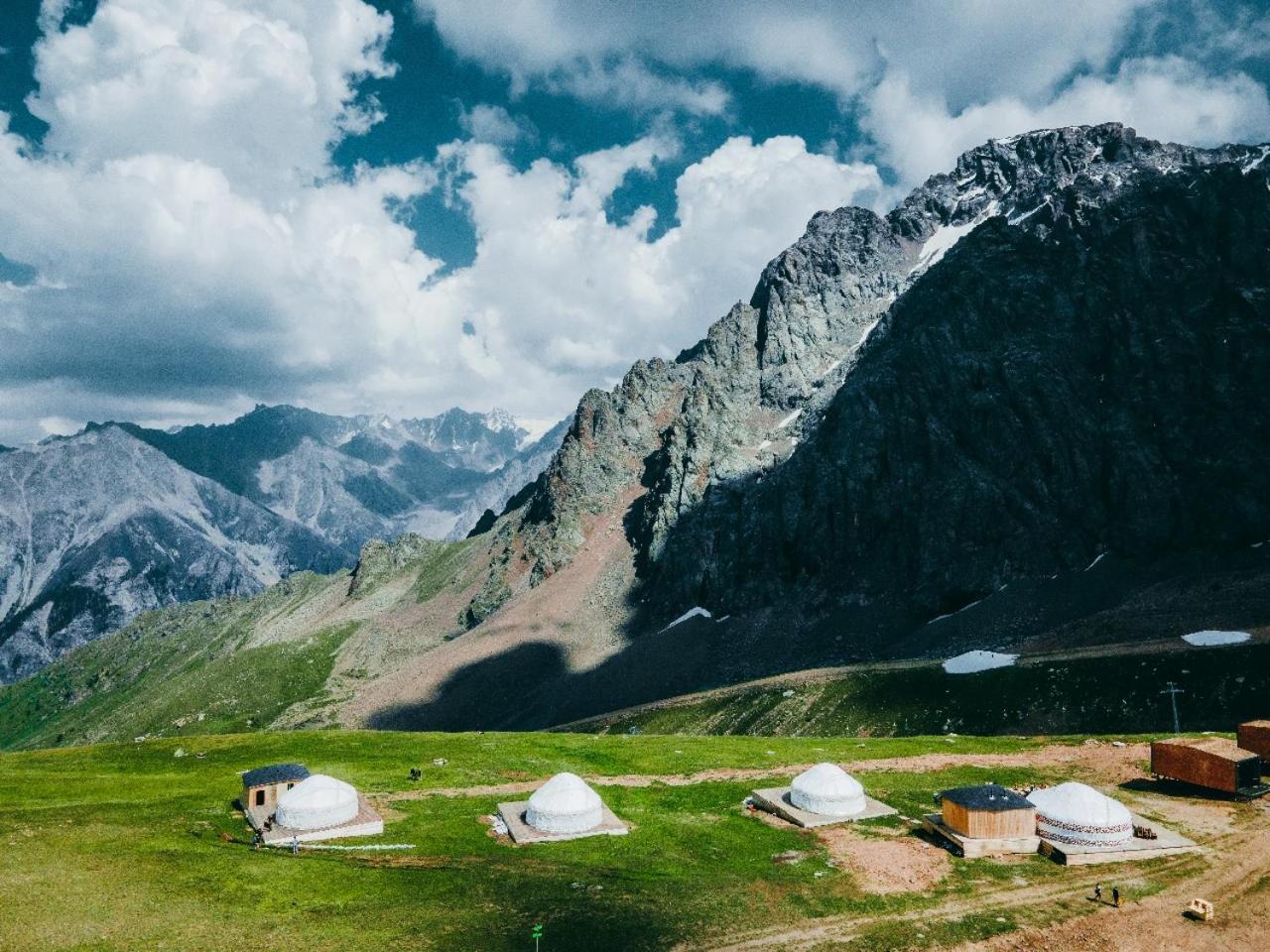 Yurta Base Camp, Shymbulak Mountain Resort Besqaynar Esterno foto