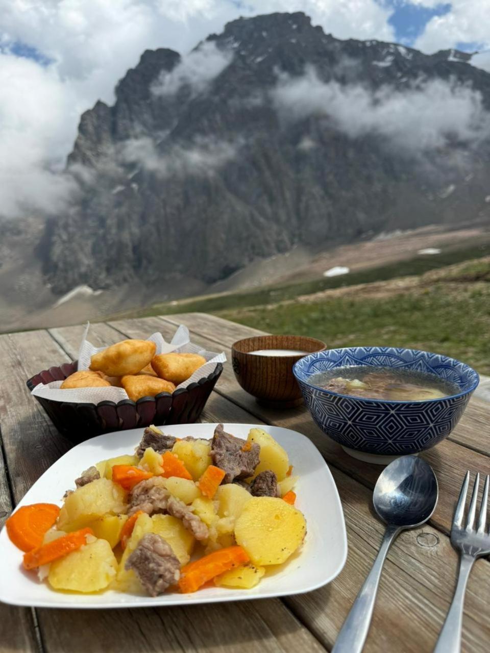 Yurta Base Camp, Shymbulak Mountain Resort Besqaynar Esterno foto