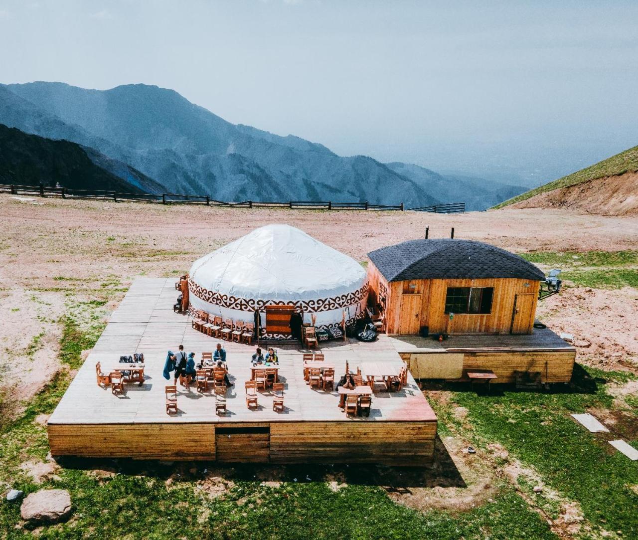 Yurta Base Camp, Shymbulak Mountain Resort Besqaynar Esterno foto