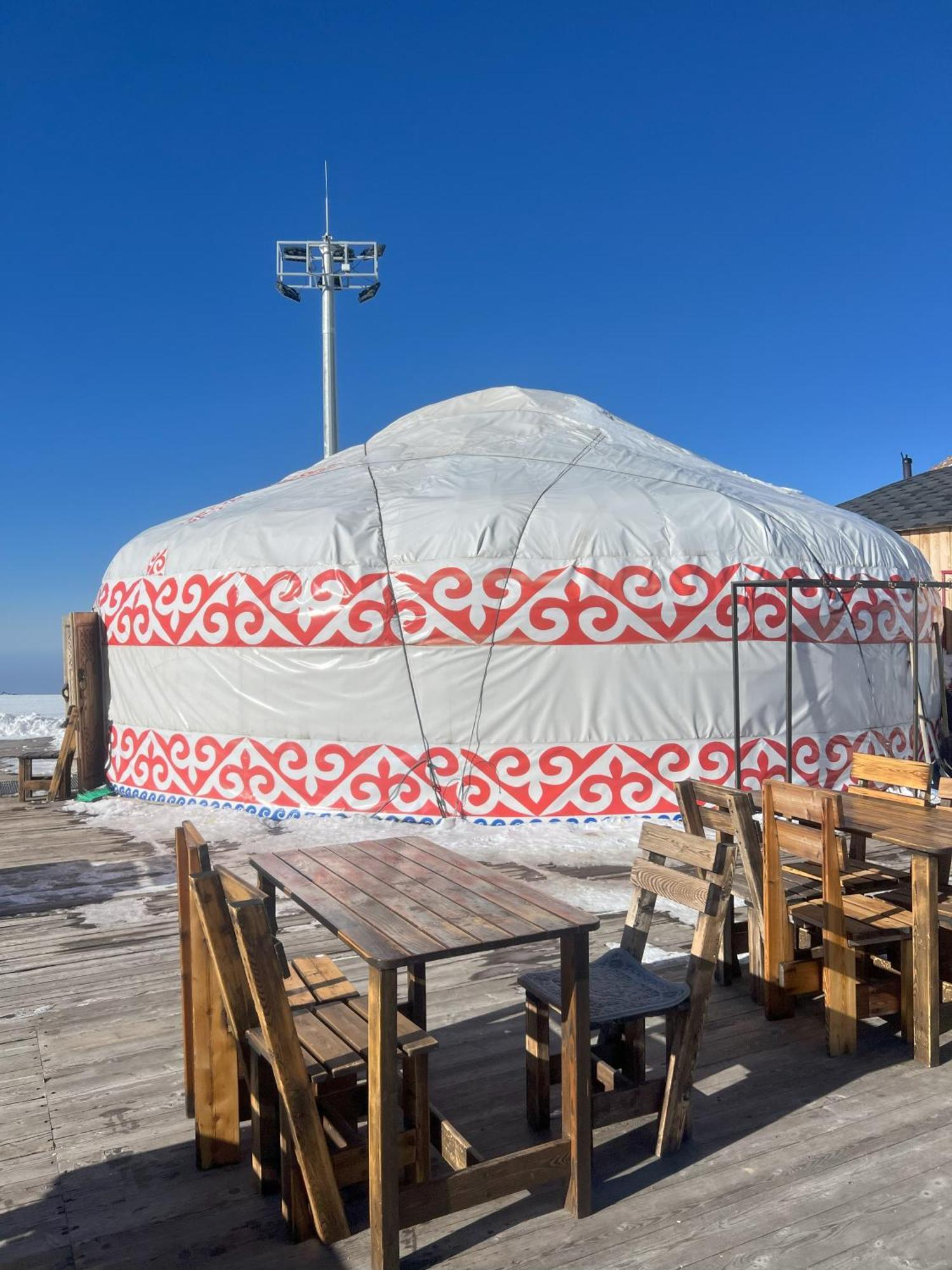 Yurta Base Camp, Shymbulak Mountain Resort Besqaynar Esterno foto